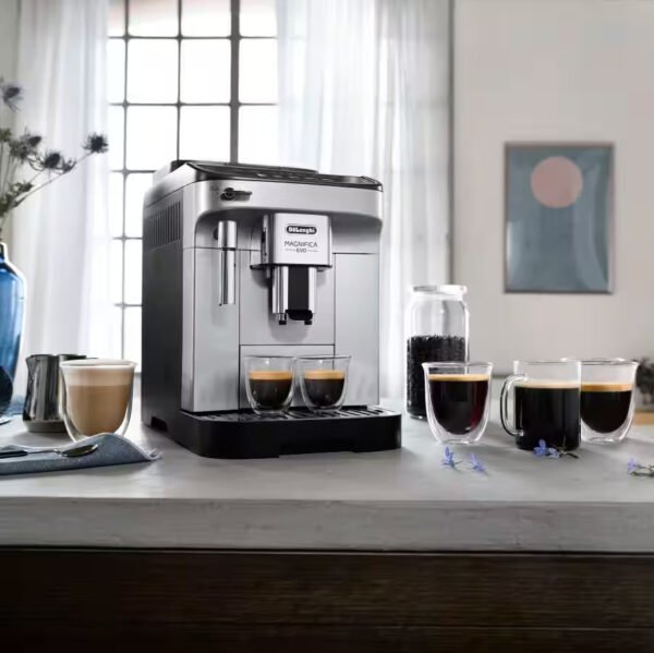 Delonghi Machine á Café  MAGNIFICA EVO 5 programmes