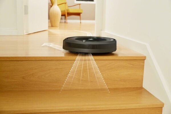 iRobot Roomba® 676 - Wi-Fi Connected Robot Vacuum Cleaner