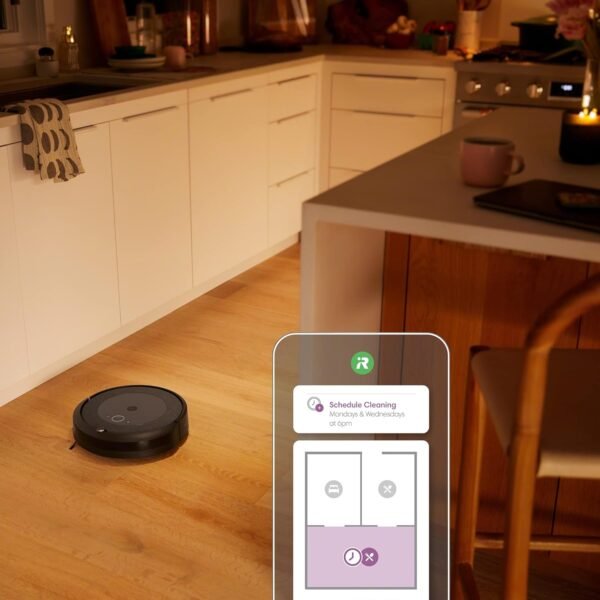 IRobot Roomba i3+ (i3554) - Aspirateur Robot connecté WiFi - Cartographie Intelligente - Nettoyage par pièce avec système d'autovidage - 2 extracteurs en Caoutchouc multisurfaces - Idéal pour Animaux
