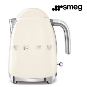 Smeg, Bouilloire Électrique KLF03CREU 1,7 L, Filtre Anticalcaire Lavable, Arrêt Automatique de Sécurité, Indicateur Niveau d'Eau, Base Antidérapante,Range Cordon Intégré, Puissance 2400W, Crème
