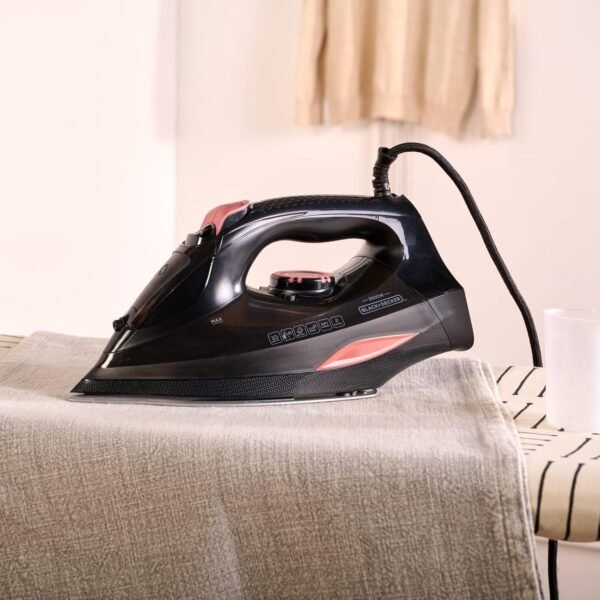Fer à repasser BLACK & DECKER- 3000W- 45gr/mn - pressing 200gr/mn - semelle en céramique BXIR3000E
