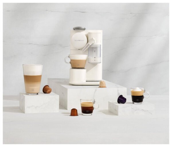 De'Longhi Nespresso Lattissima One Evo , Machine a Café Capsule, Expresso et Cappuccino, 1450W, Blanc [Classe énergétique A+] EN510.W