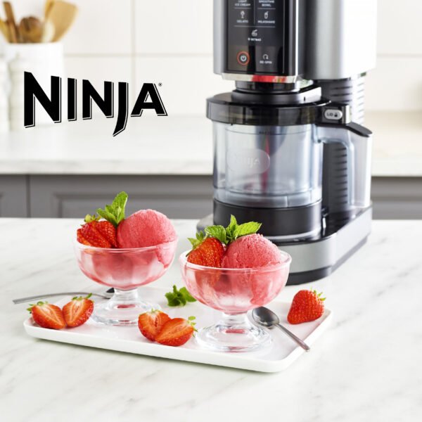 Ninja CREAMi machine à crème glacée et à desserts glacés, 7 programmes, pour faire de la crème glacée, gelato, sorbet, des bols à smoothie ou des milk-shakes,  1,4L, NC300EU